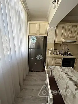 Satılır 3 otaqlı köhnə tikili 75 m²
