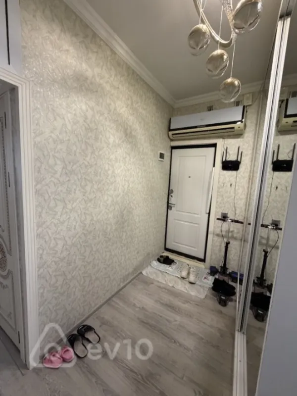Satılır 3 otaqlı köhnə tikili 75 m²