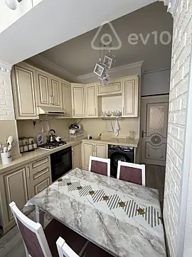 Satılır 3 otaqlı köhnə tikili 75 m² — Bakı, Binəqədi 3 otaq 75.00 m²