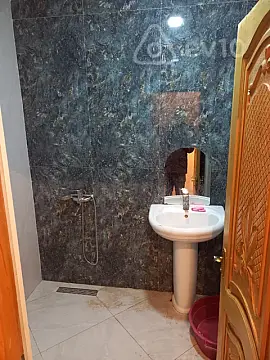 Satılır 2 otaqlı köhnə tikili 65 m²