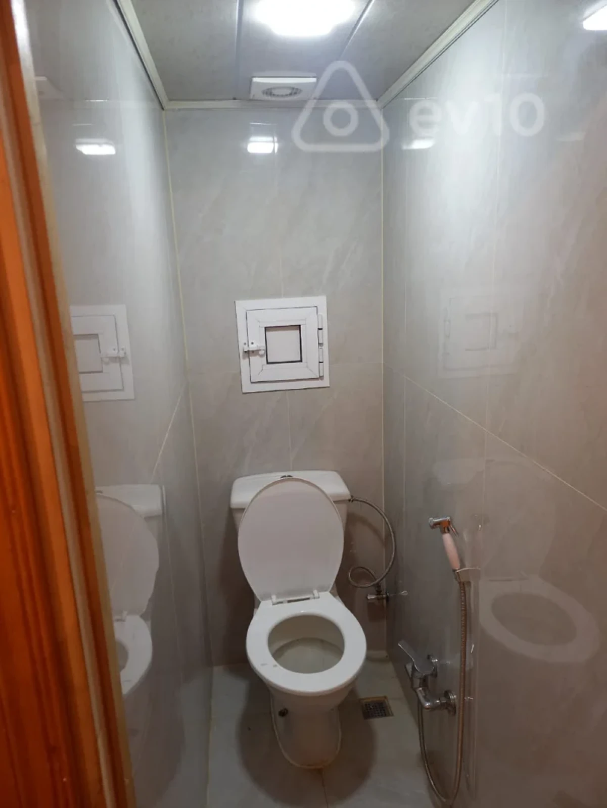 Satılır 2 otaqlı köhnə tikili 65 m²