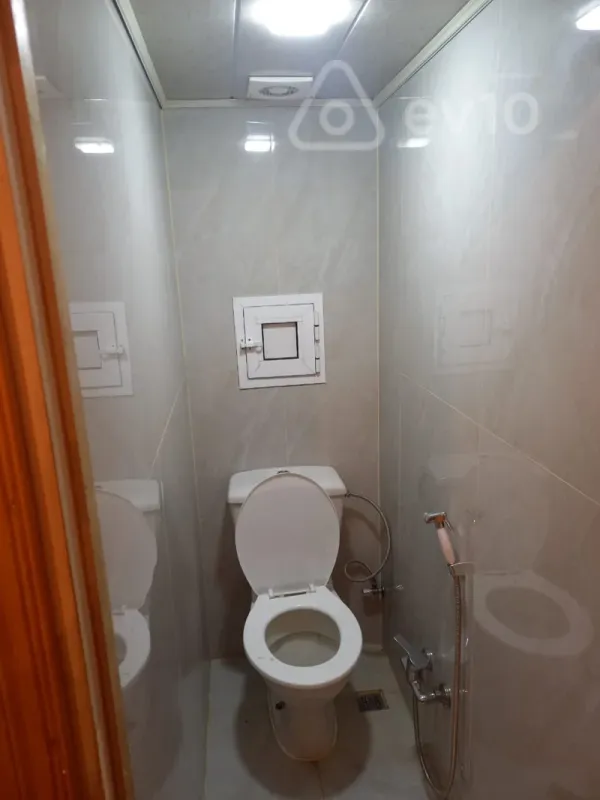 Satılır 2 otaqlı köhnə tikili 65 m²