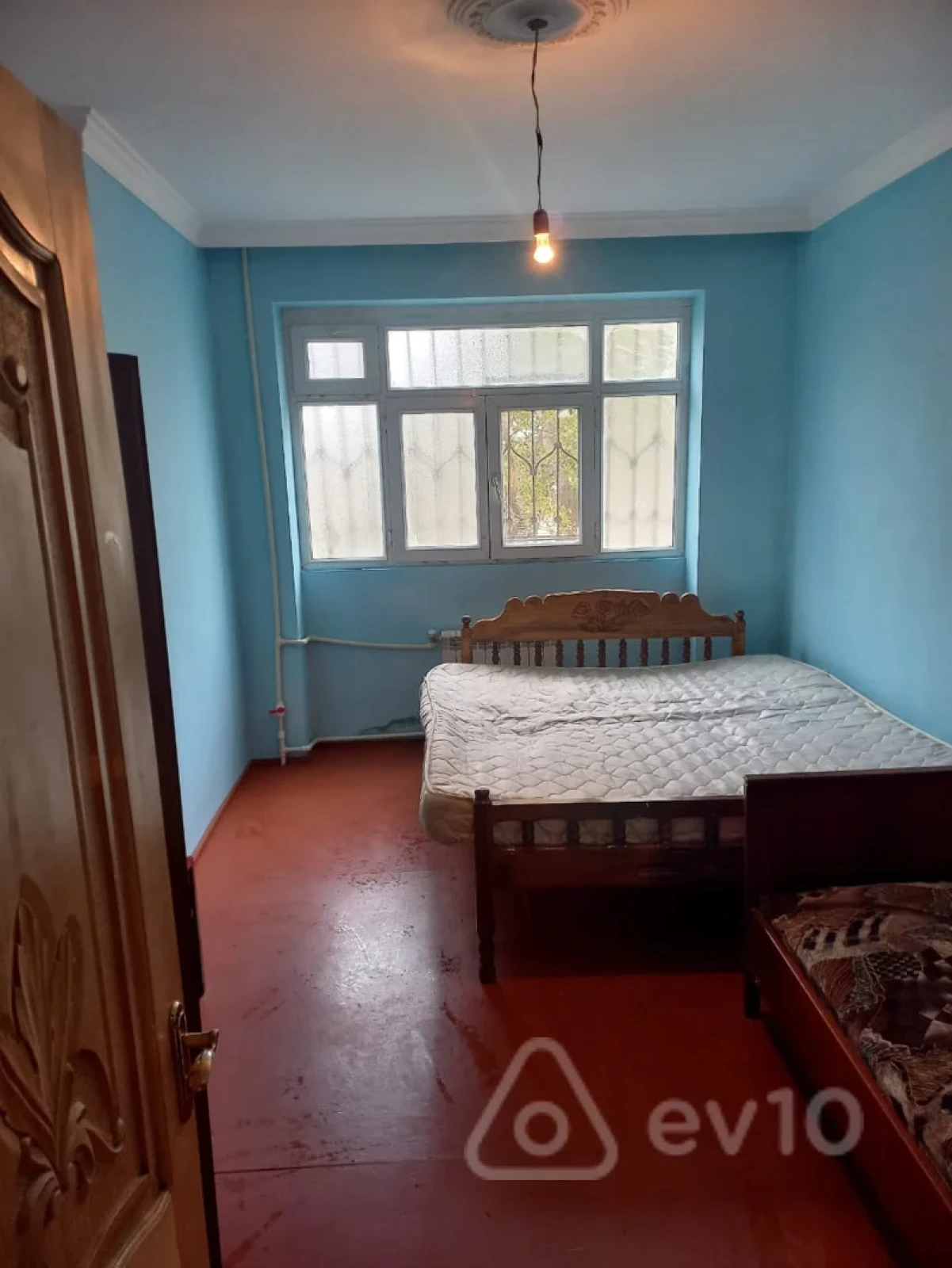 Satılır 2 otaqlı köhnə tikili 65 m²