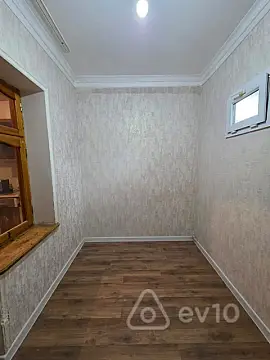 Kirayə verilir 2 otaqlı köhnə tikili 48 m²