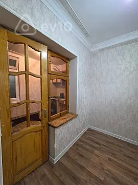 Kirayə verilir 2 otaqlı köhnə tikili 48 m²
