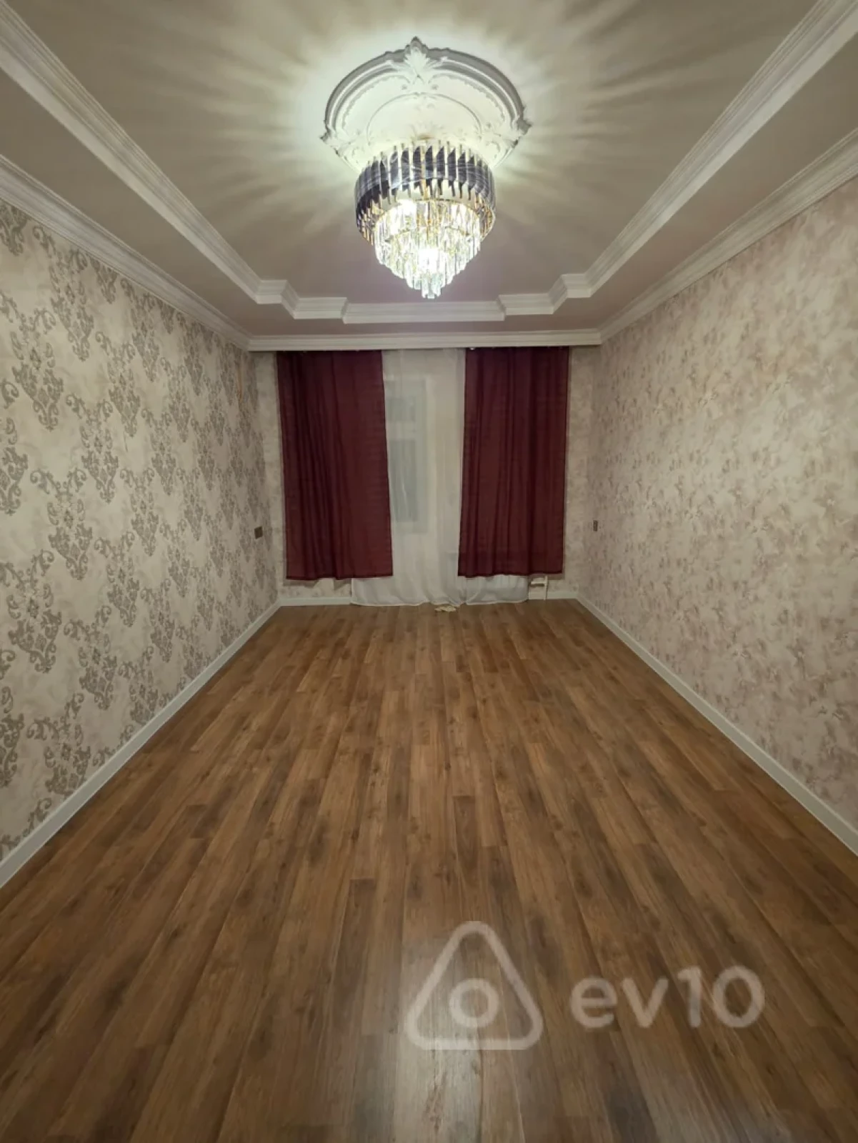 Kirayə verilir 2 otaqlı köhnə tikili 48 m²