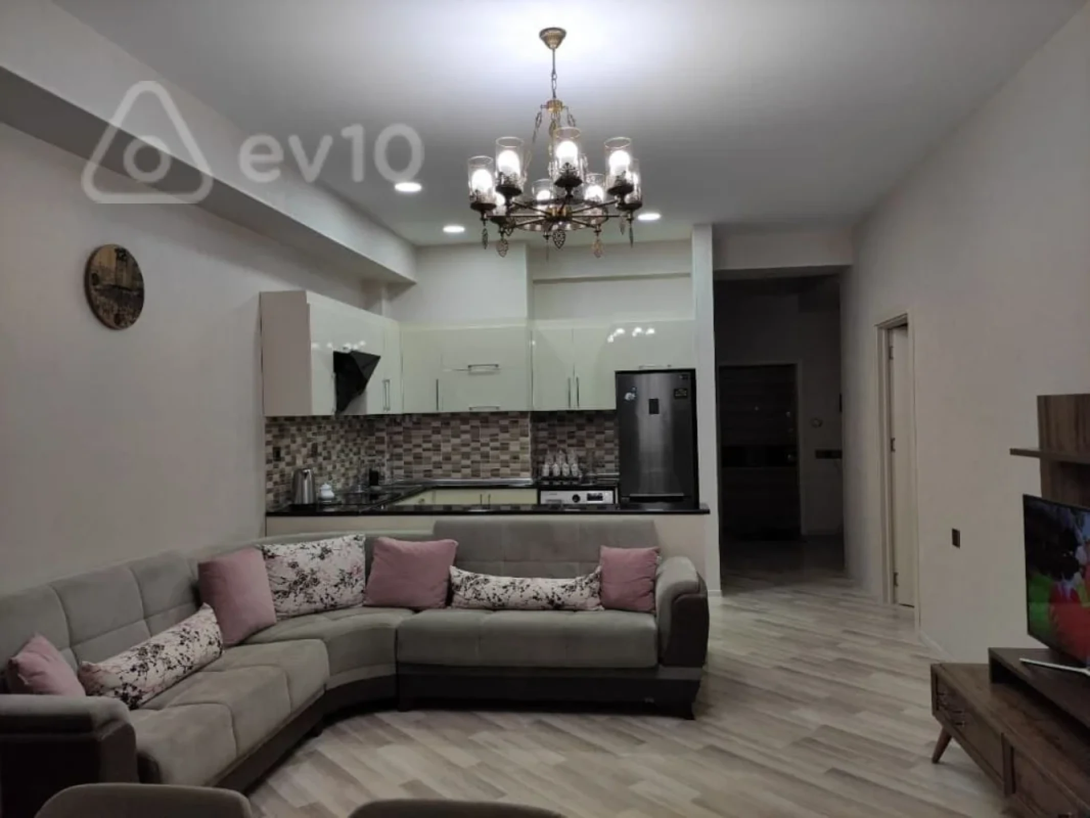 Kirayə verilir 2 otaqlı yeni tikili 71 m²