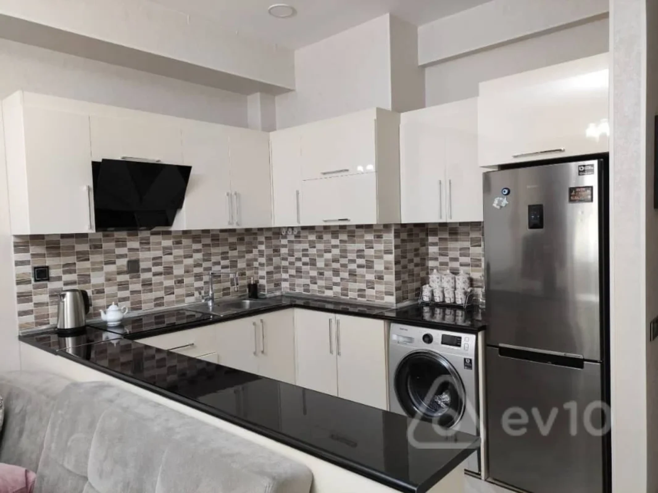 Kirayə verilir 2 otaqlı yeni tikili 71 m²