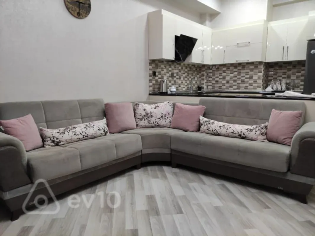 Kirayə verilir 2 otaqlı yeni tikili 71 m²
