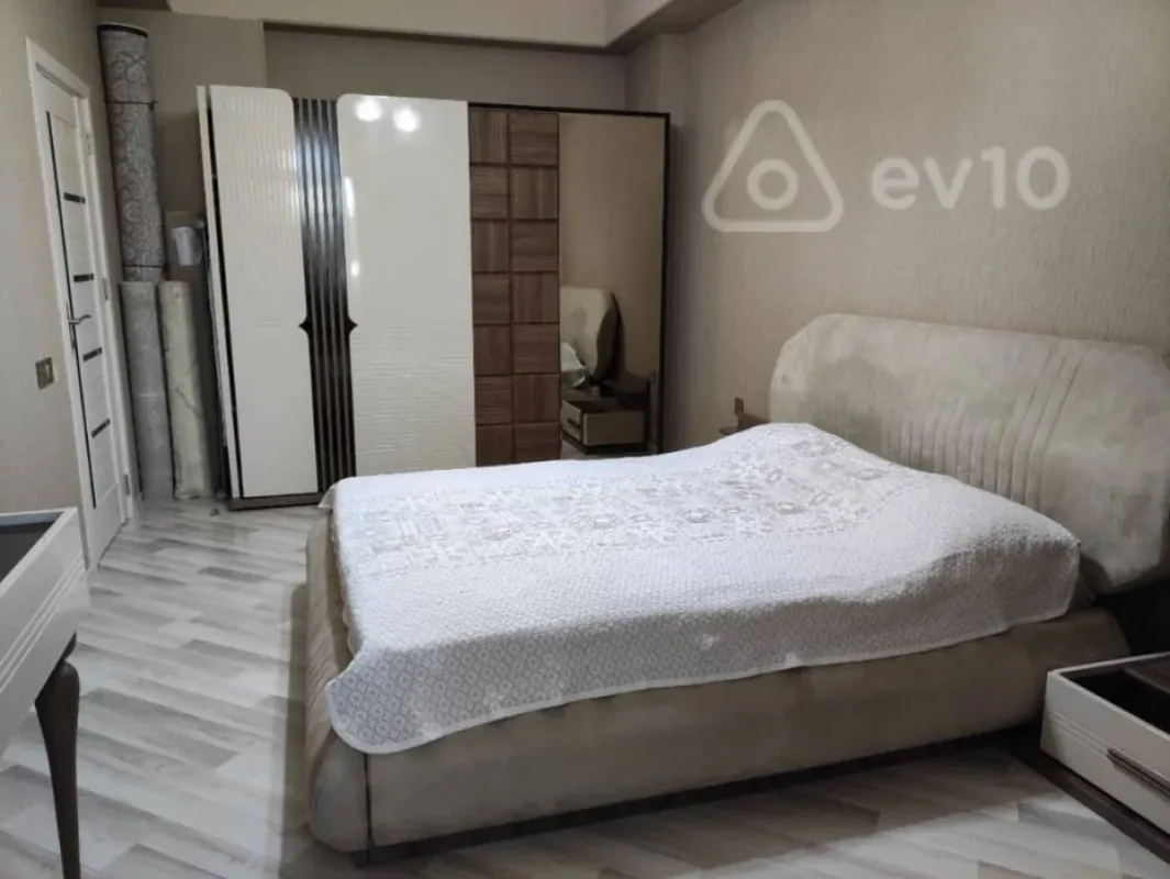 Kirayə verilir 2 otaqlı yeni tikili 71 m²