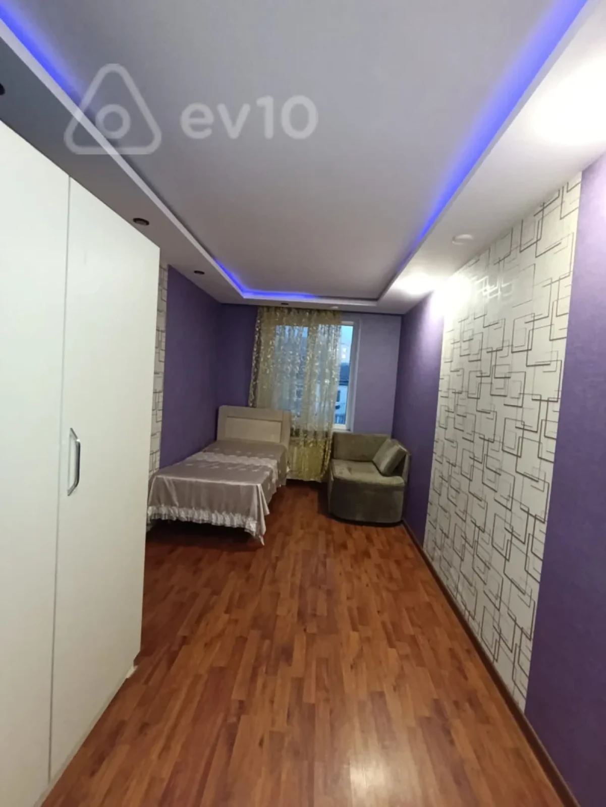 Kirayə verilir 3 otaqlı köhnə tikili 70 m²