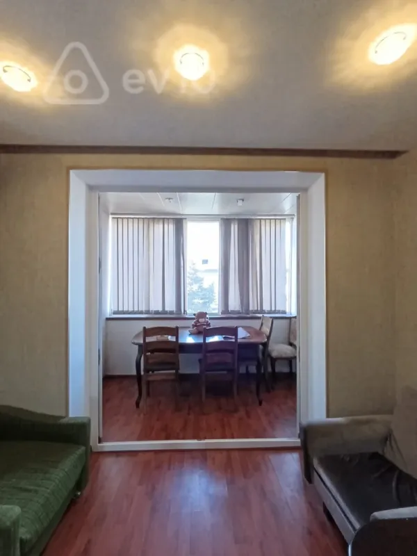 Kirayə verilir 3 otaqlı köhnə tikili 70 m²