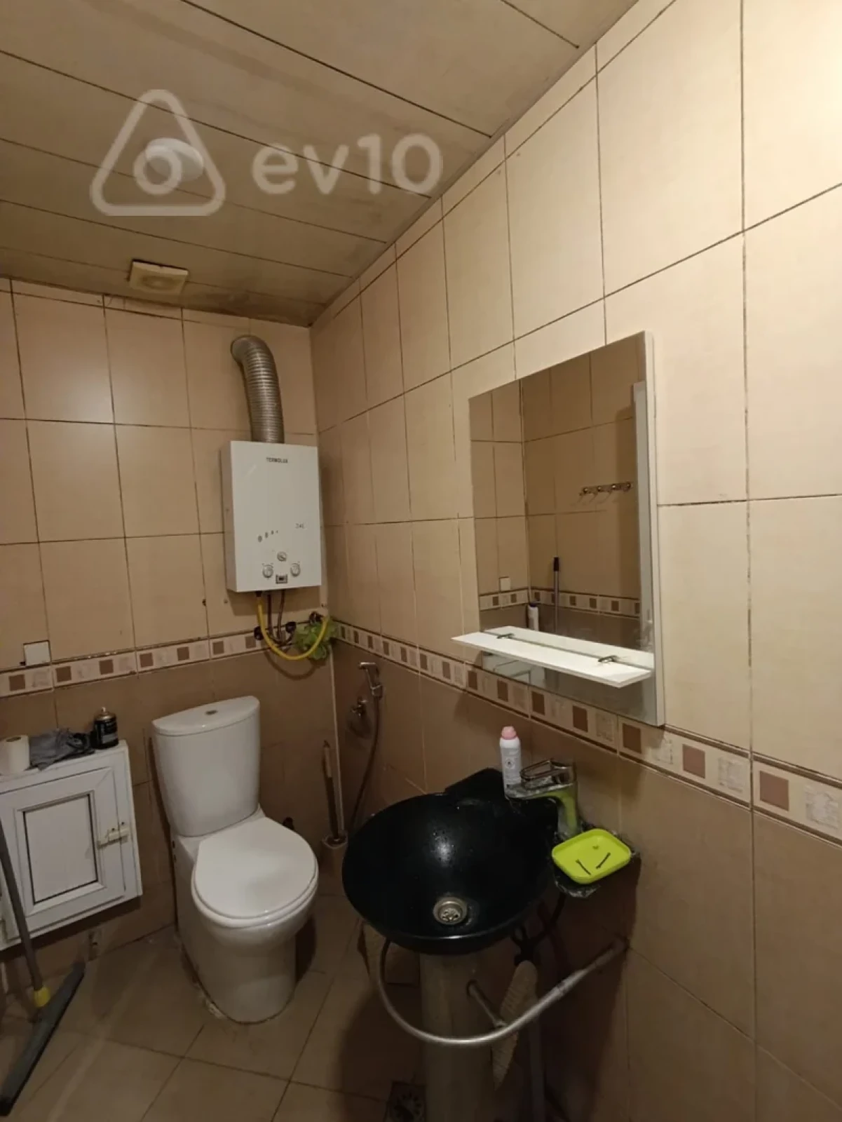 Kirayə verilir 3 otaqlı köhnə tikili 70 m²
