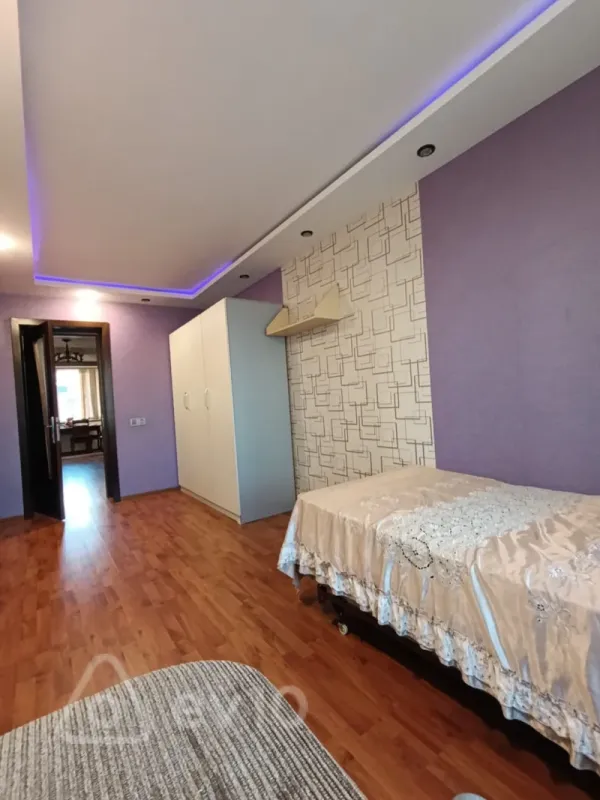 Kirayə verilir 3 otaqlı köhnə tikili 70 m²