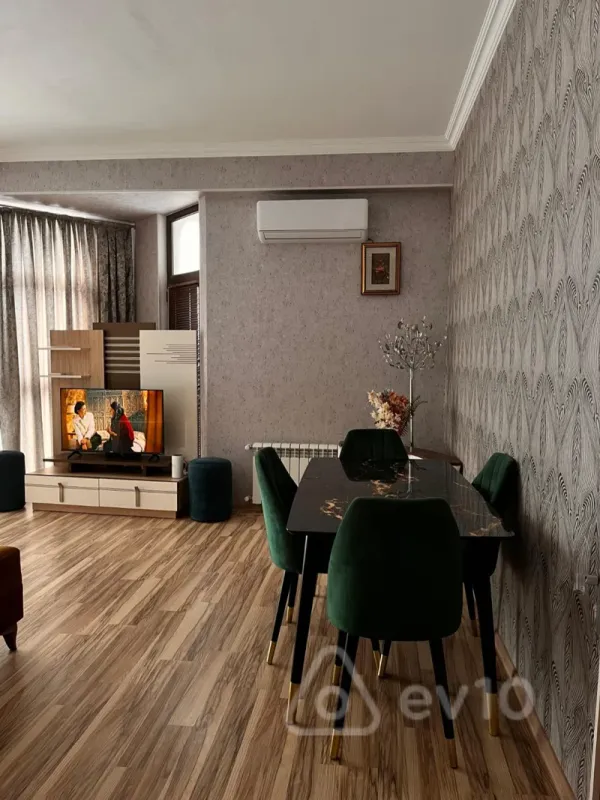 Kirayə verilir 2 otaqlı yeni tikili 86 m²