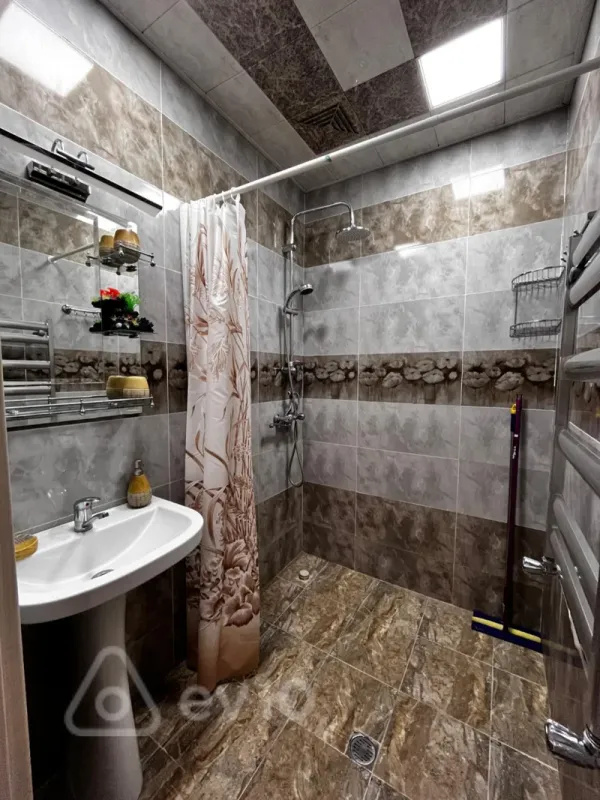 Kirayə verilir 2 otaqlı yeni tikili 86 m²