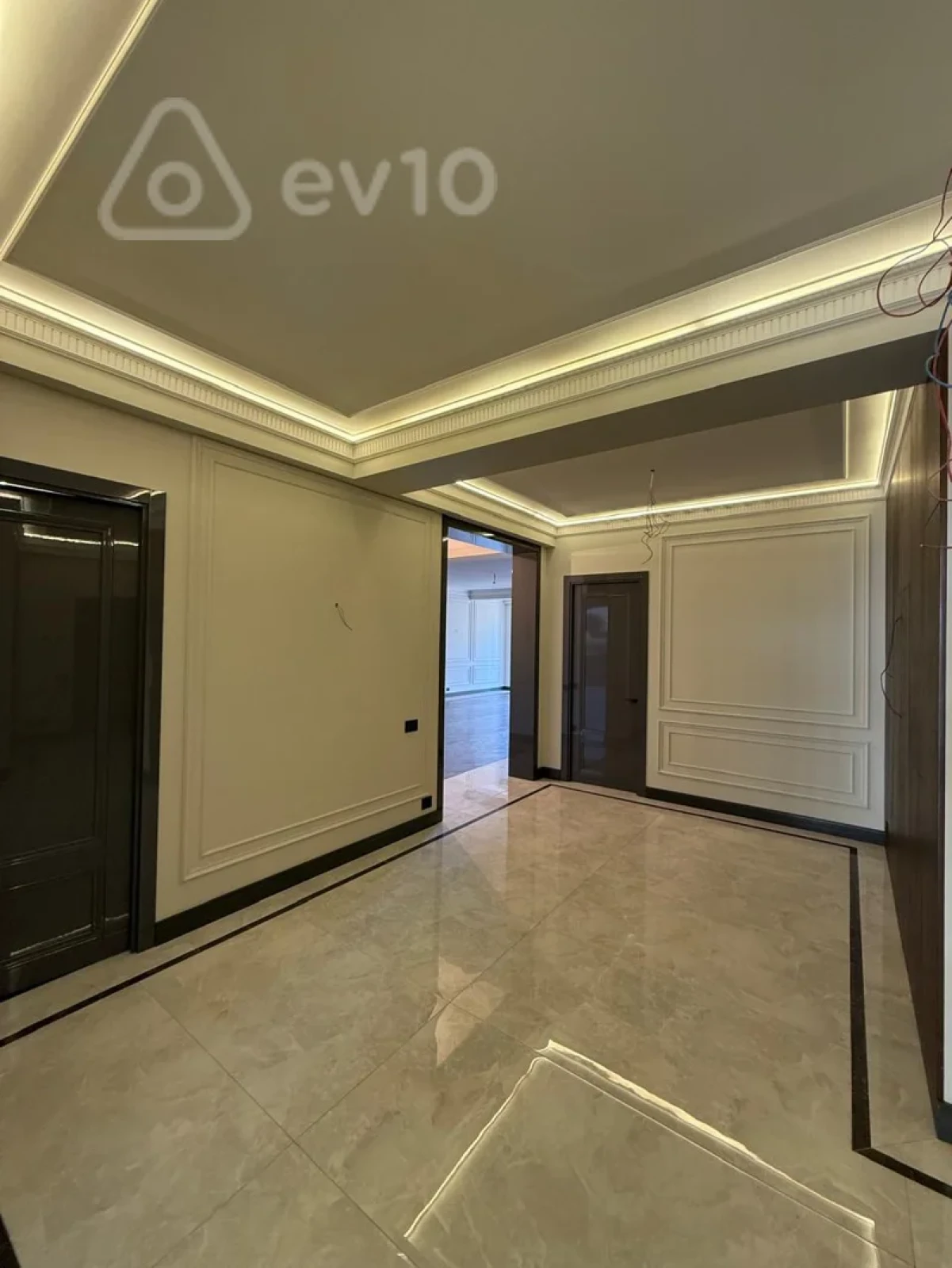 Satılır 4 otaqlı yeni tikili 220 m²