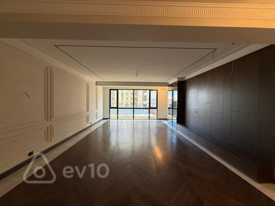 Satılır 4 otaqlı yeni tikili 220 m²