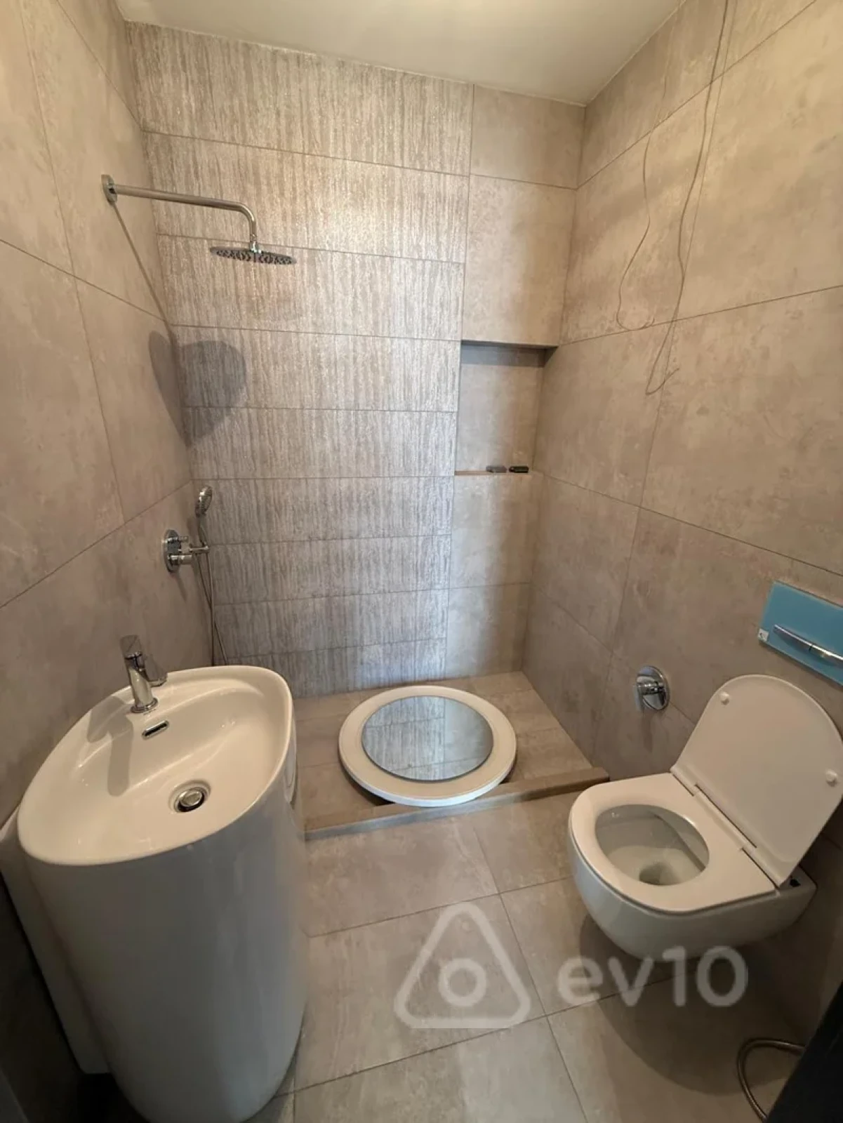 Satılır 4 otaqlı yeni tikili 220 m²