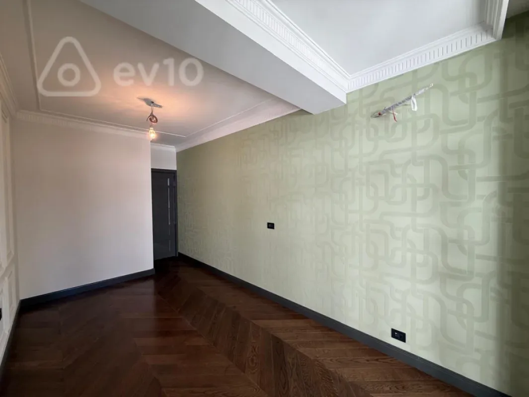 Satılır 4 otaqlı yeni tikili 220 m²