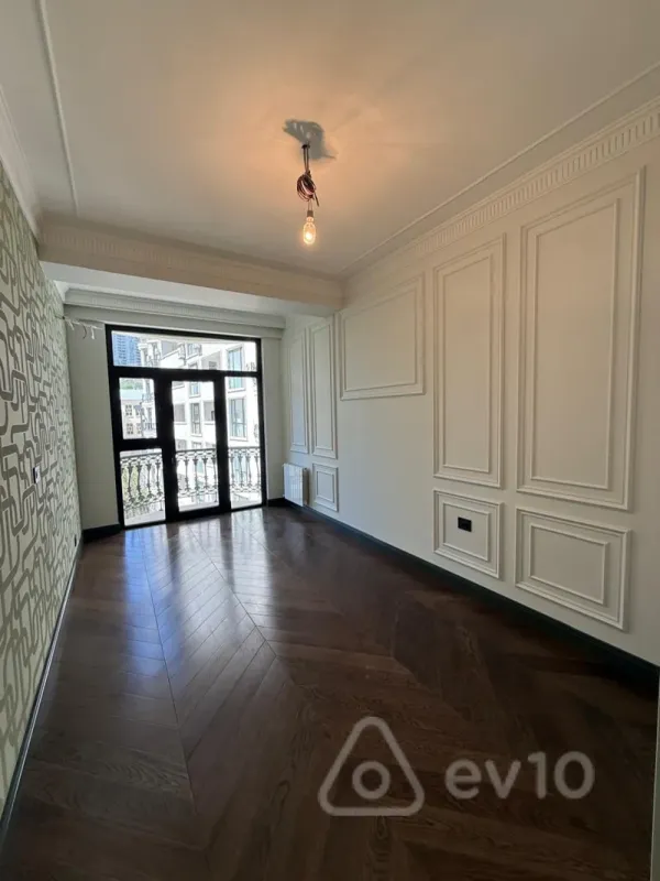 Satılır 4 otaqlı yeni tikili 220 m²