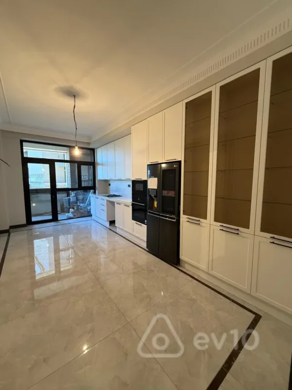 Satılır 4 otaqlı yeni tikili 220 m²