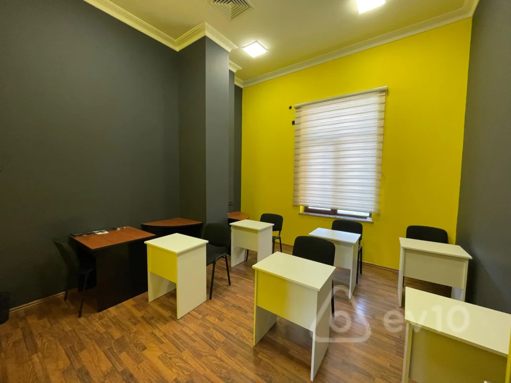 Kirayə verilir 4 otaqlı ofis 150 m²