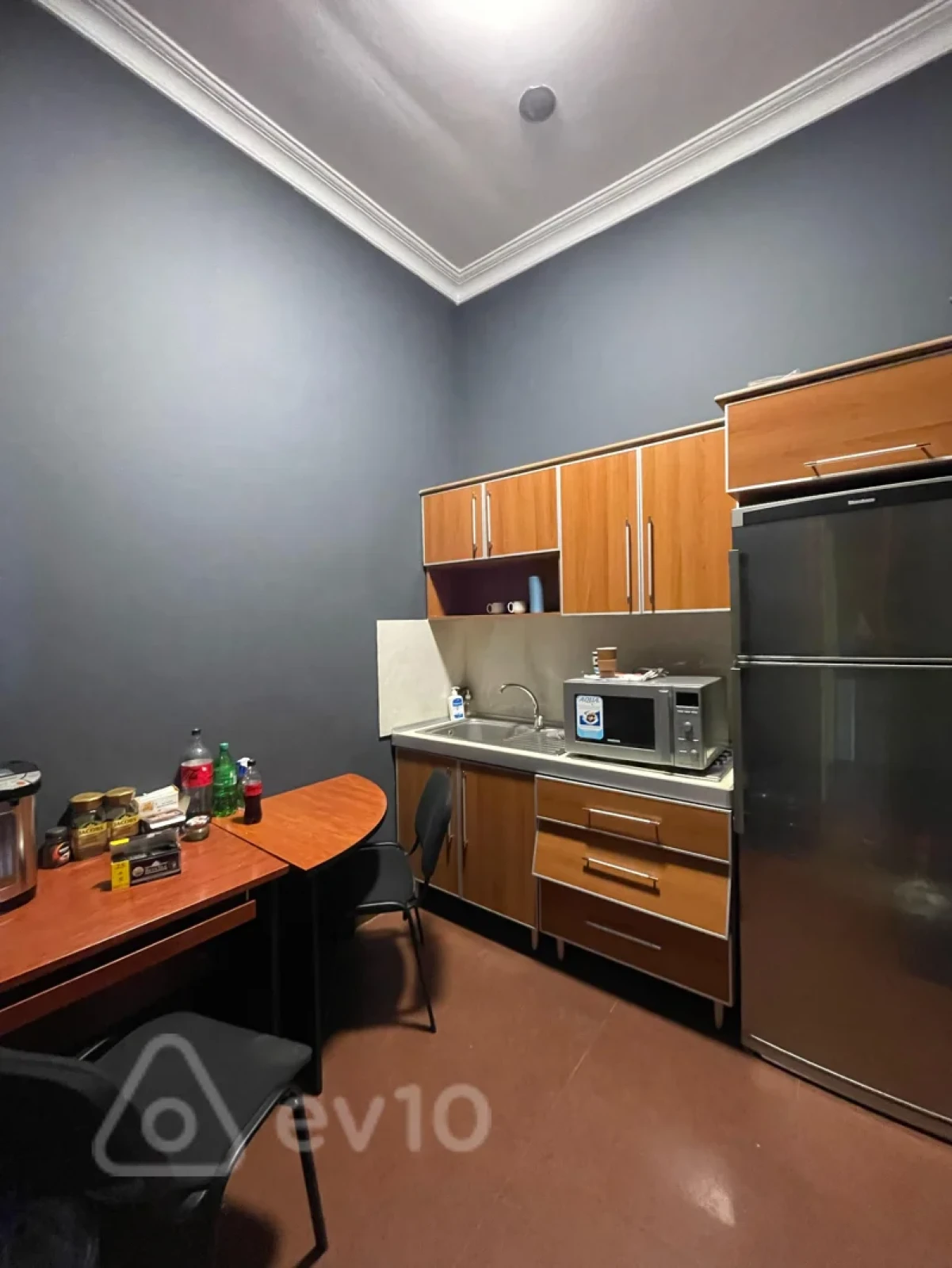 Kirayə verilir 4 otaqlı ofis 150 m²