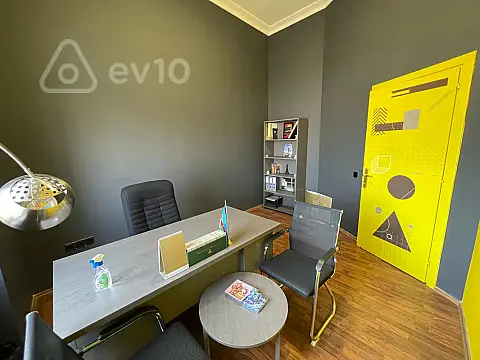 Kirayə verilir 4 otaqlı ofis 150 m²