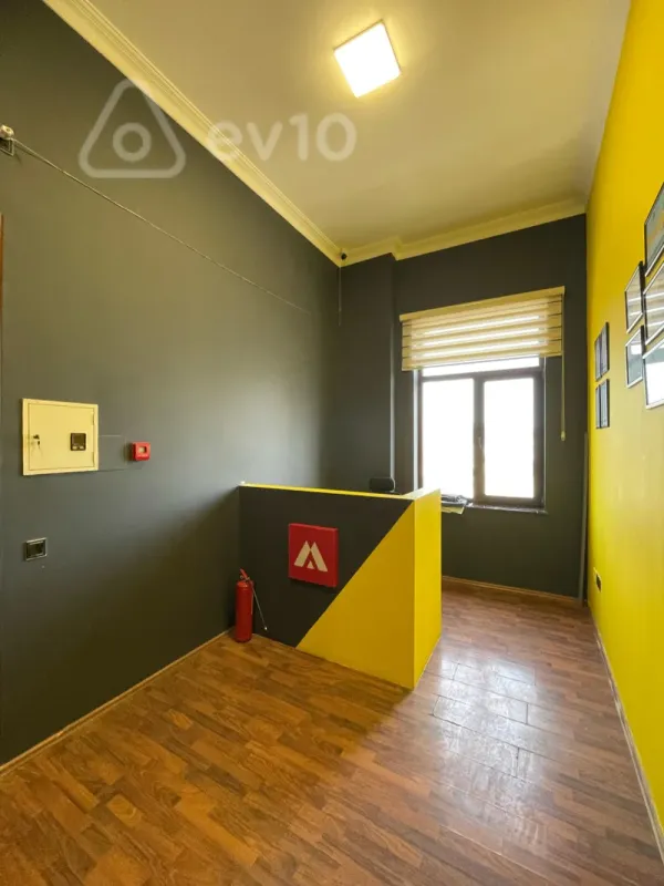 Kirayə verilir 4 otaqlı ofis 150 m²