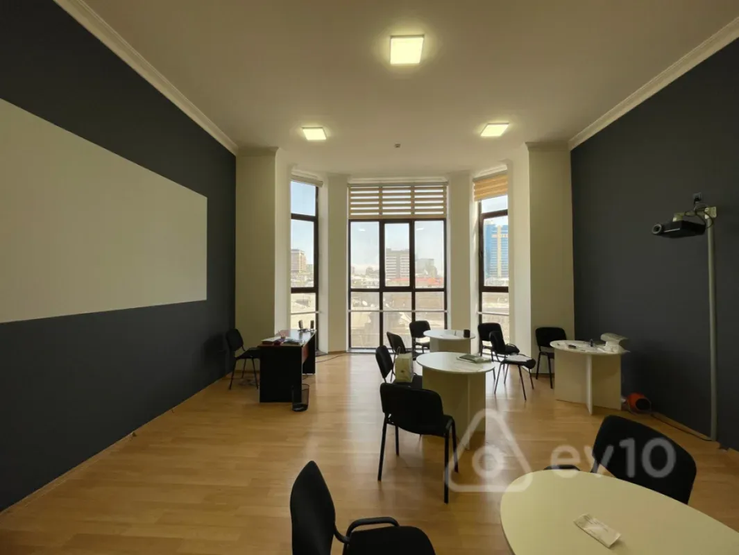 Kirayə verilir 4 otaqlı ofis 150 m²