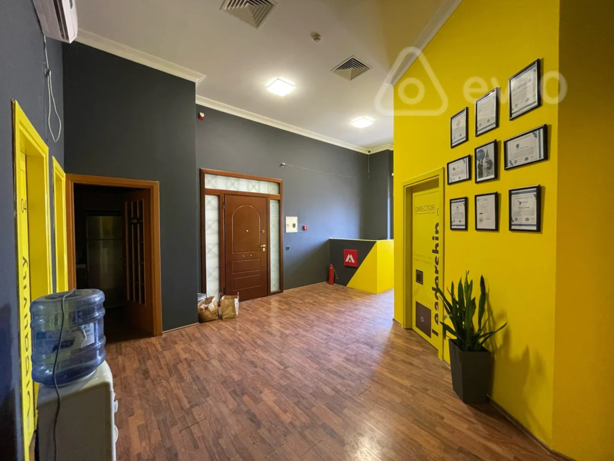 Kirayə verilir 4 otaqlı ofis 150 m²