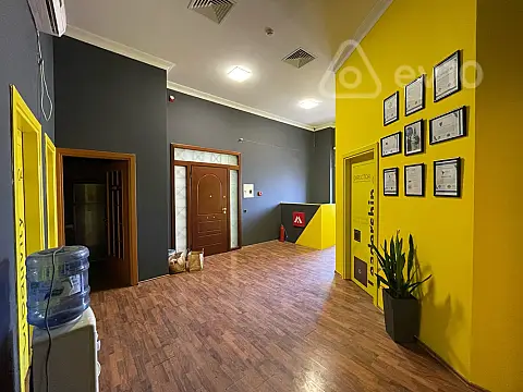 Kirayə verilir 4 otaqlı ofis 150 m²