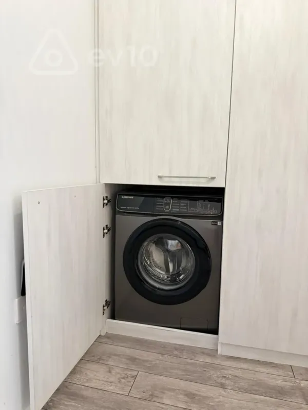Satılır 2 otaqlı köhnə tikili 53 m²