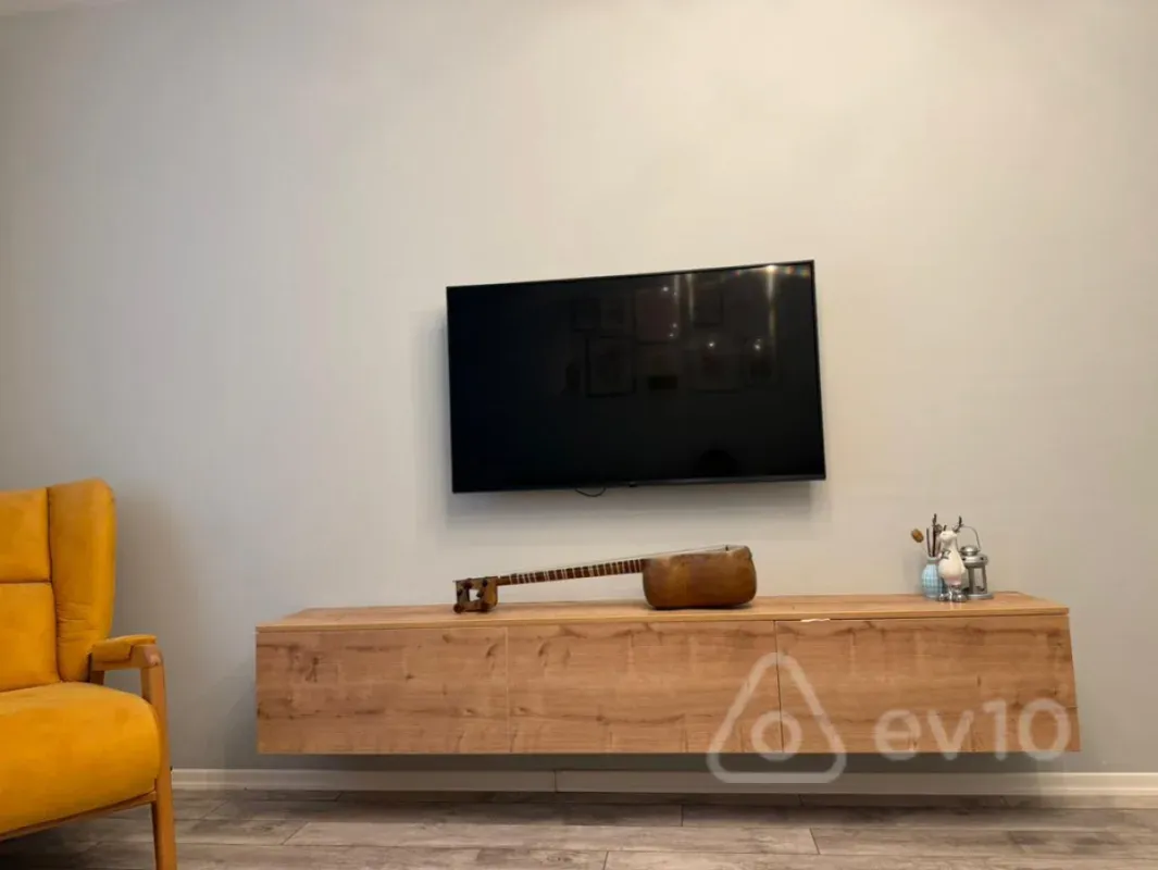 Satılır 2 otaqlı köhnə tikili 53 m²