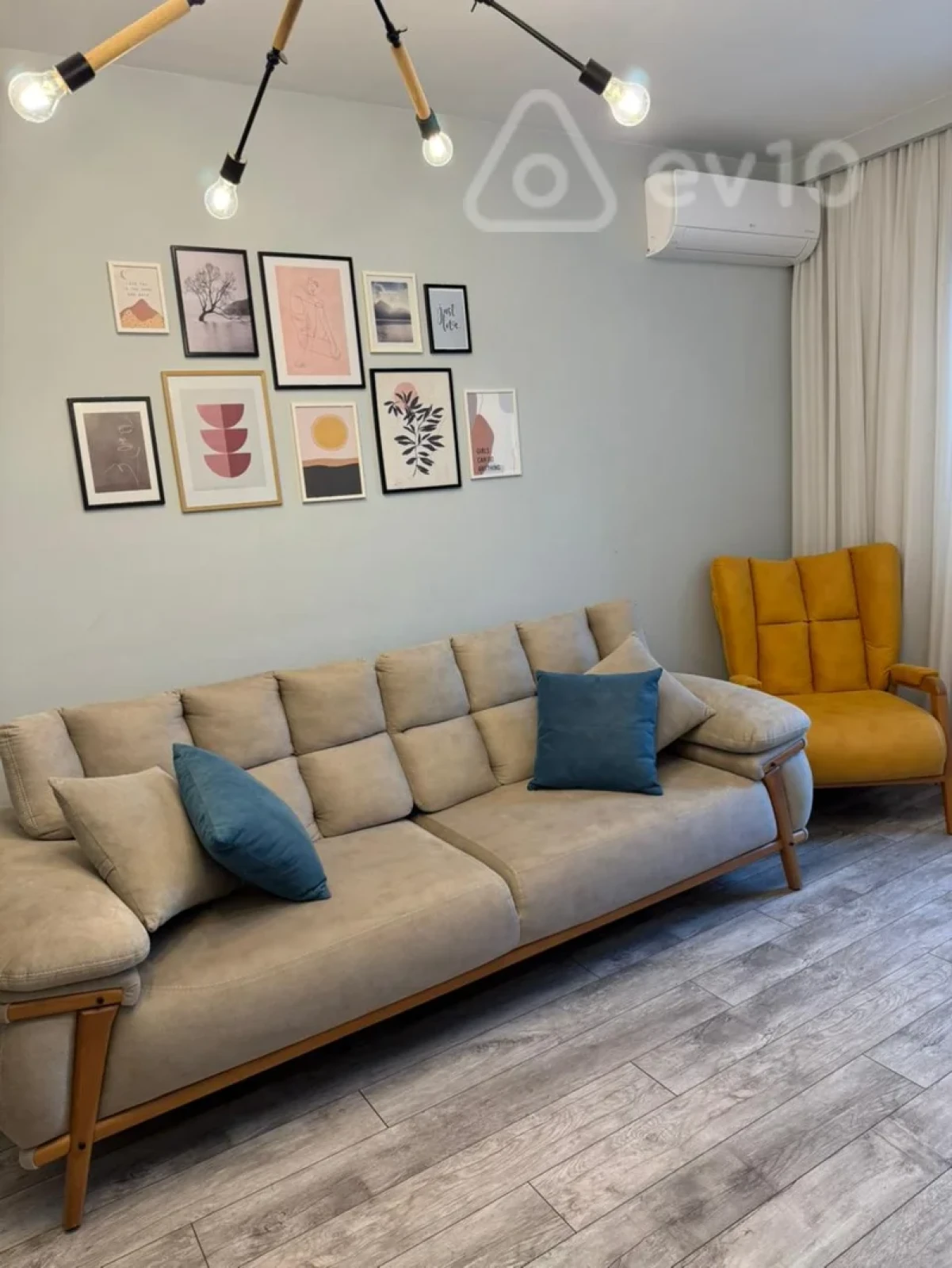 Satılır 2 otaqlı köhnə tikili 53 m²