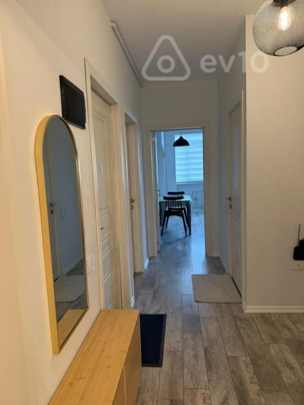 Satılır 2 otaqlı köhnə tikili 53 m²