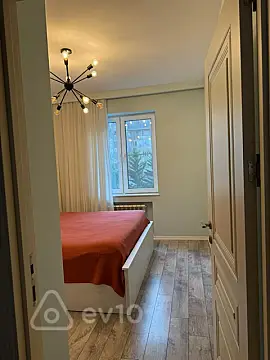 Satılır 2 otaqlı köhnə tikili 53 m²