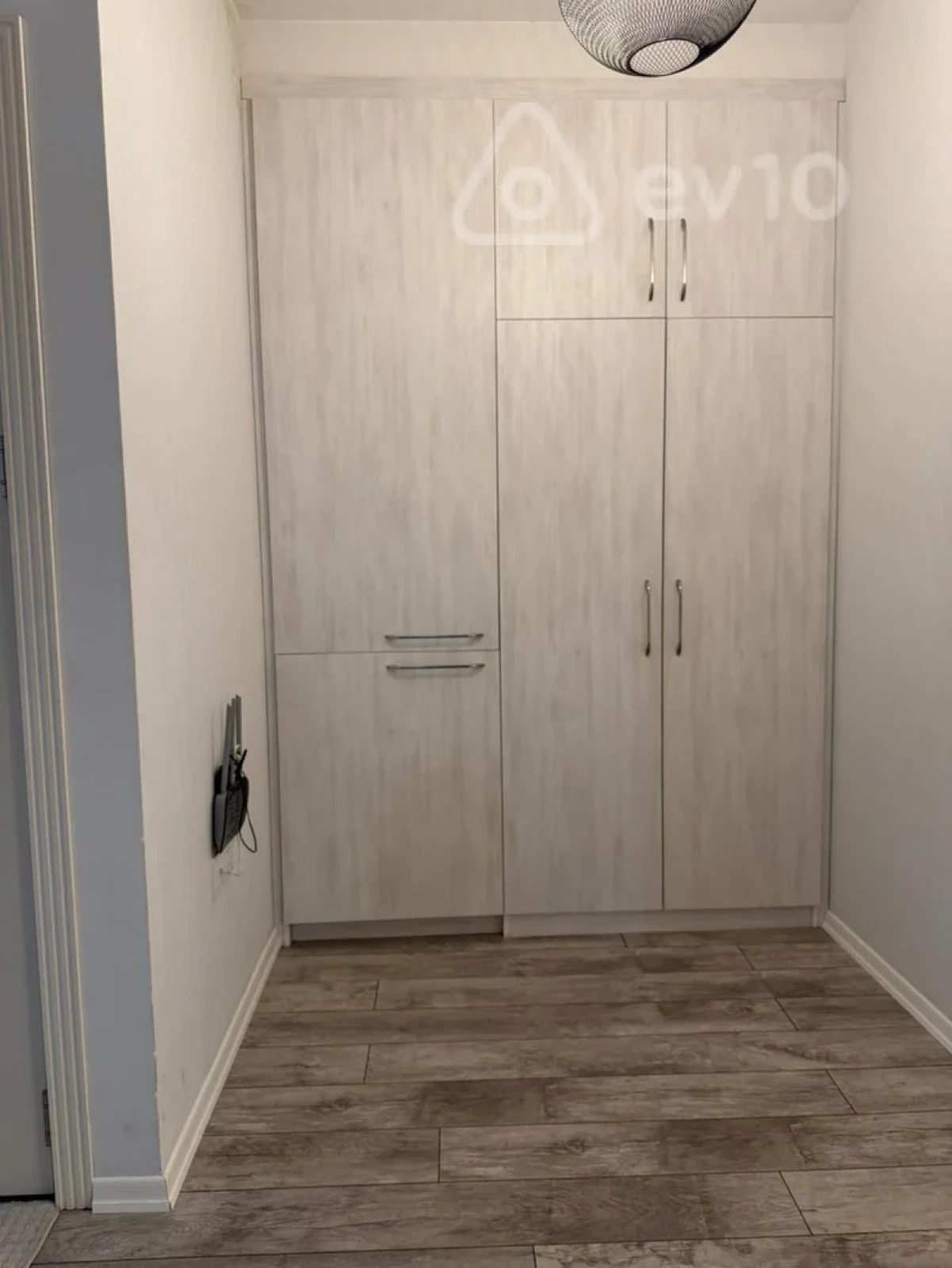 Satılır 2 otaqlı köhnə tikili 53 m²