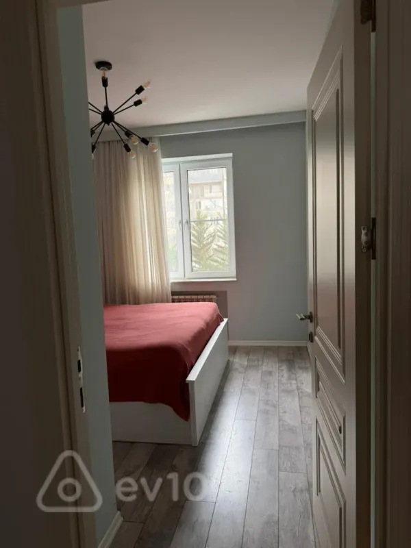 Satılır 2 otaqlı köhnə tikili 53 m²