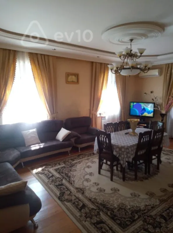 Satılır 5 otaqlı həyət evi 150 m²
