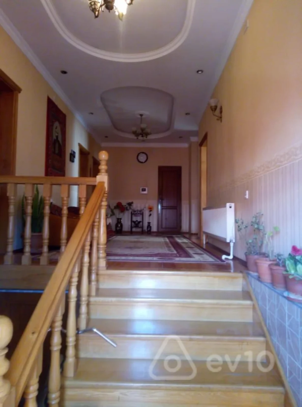 Satılır 5 otaqlı həyət evi 150 m²