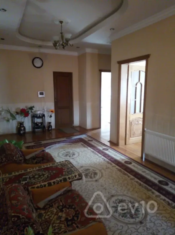 Satılır 5 otaqlı həyət evi 150 m²
