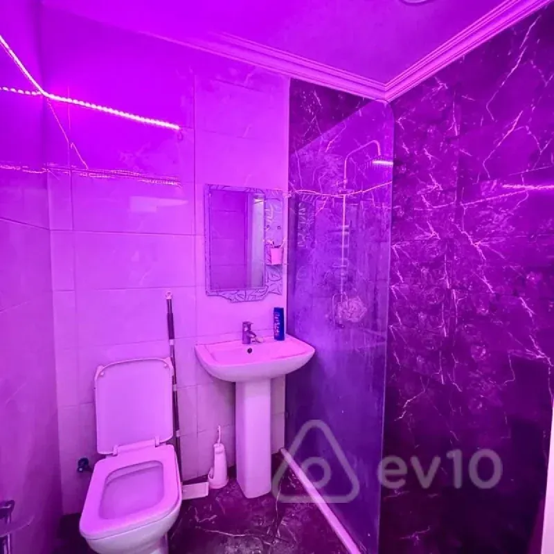 Kirayə verilir 2 otaqlı yeni tikili 63 m²