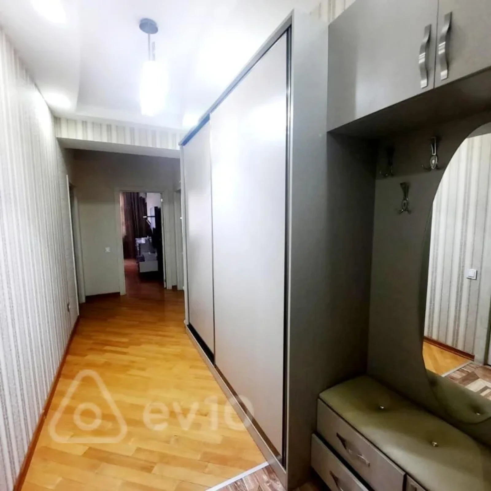 Kirayə verilir 2 otaqlı yeni tikili 75 m²