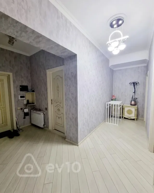 Kirayə verilir 2 otaqlı yeni tikili 90 m²