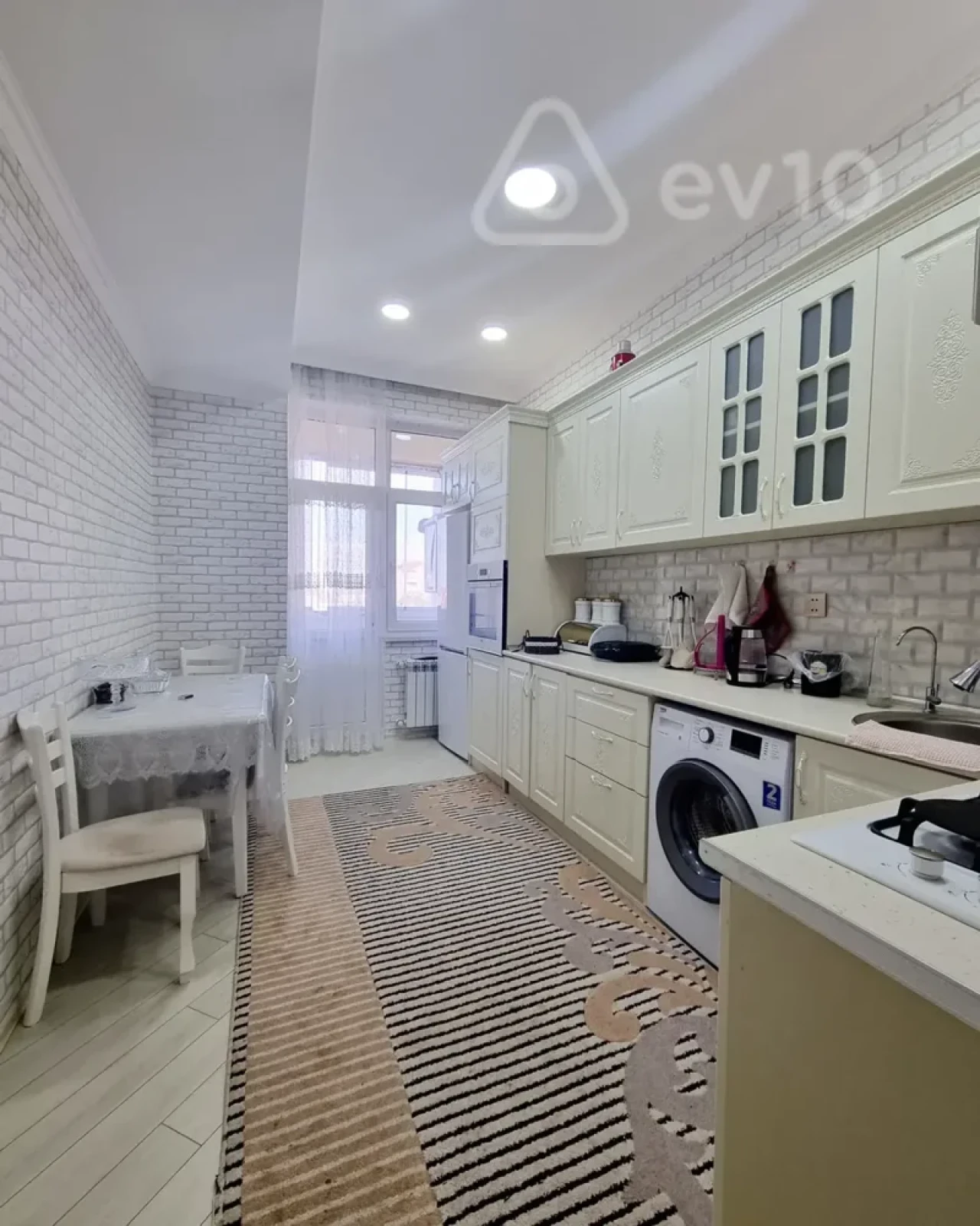 Kirayə verilir 2 otaqlı yeni tikili 90 m²