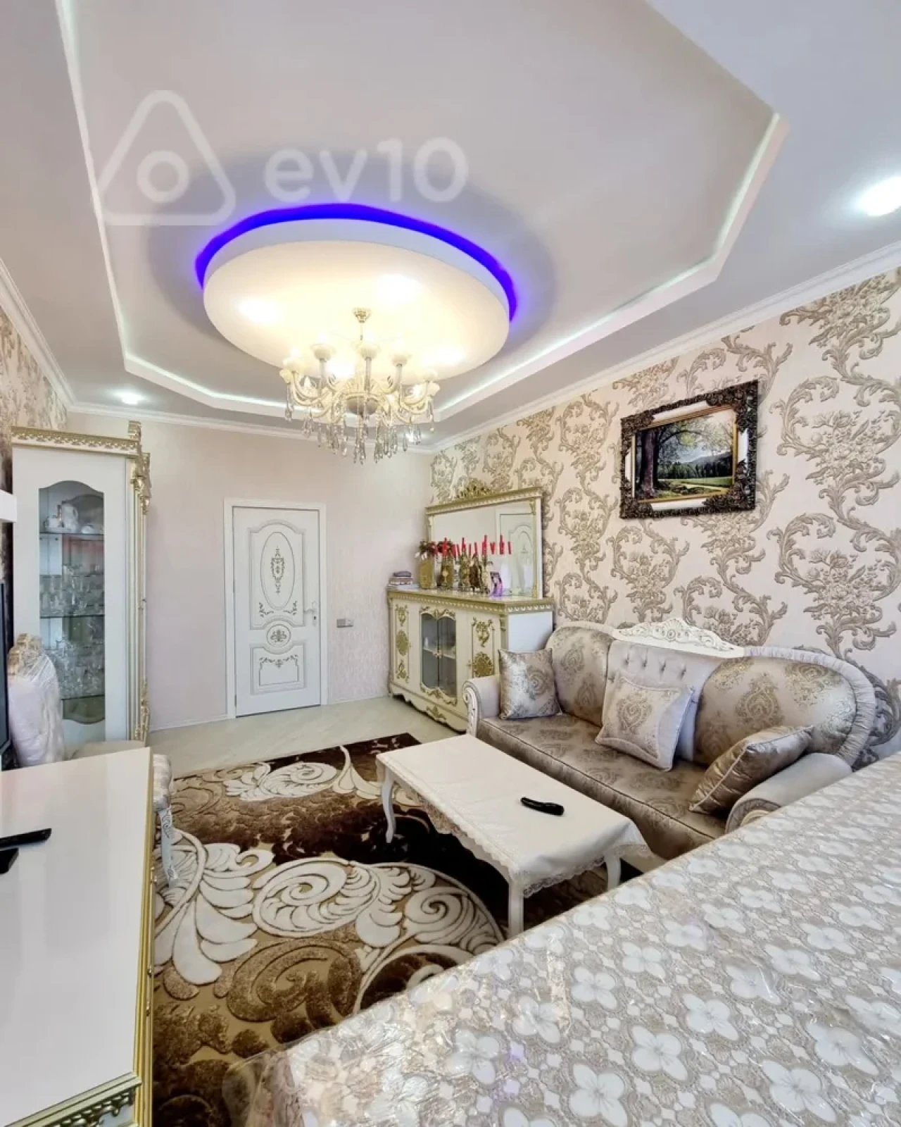 Kirayə verilir 2 otaqlı yeni tikili 90 m²
