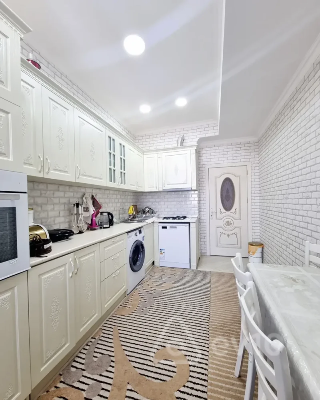 Kirayə verilir 2 otaqlı yeni tikili 90 m²