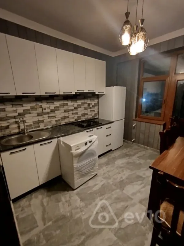 Kirayə verilir 3 otaqlı yeni tikili 75 m²